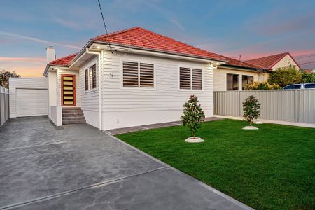 31 King Street WARATAH WEST NSW 2298 - Photo 2