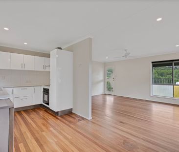 Comfortable 3 Bedroom Home in a Peaceful Location - Photo 6