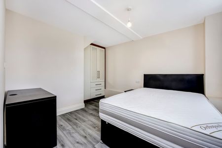4 Bed Flat, Sheffield Square, E3 - Photo 5
