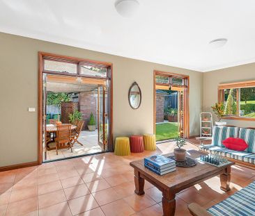 Elegant Family Home with Period Charm, Spacious Living & Private Ga... - Photo 1