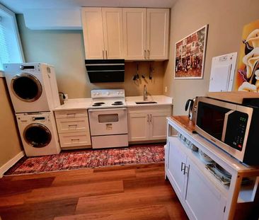 Beautiful & Large Two Bedrooms Suite - Photo 5