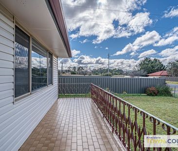 RENOVATED HOME WITH SPACIOUS LIVING - Photo 2