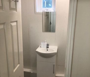 Room in a Shared House, Beaconsfield Road, CV2 - Photo 2