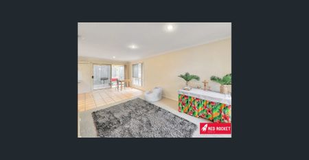 Modern 3-Bedroom Townhouse in Prime Location - Photo 3