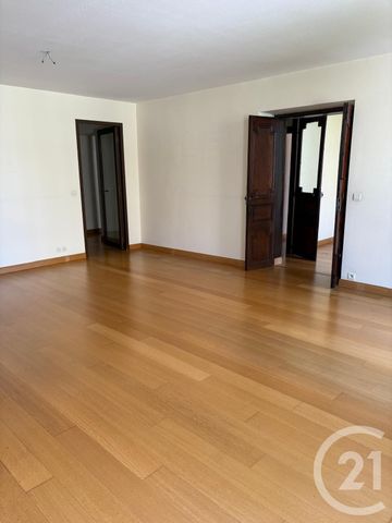 Location Appartement 5 pièces 117m² ORTHEZ 64300 - Photo 3