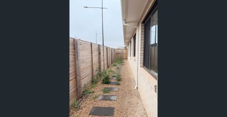 Executive 5-Bedroom Home in Fraser Rise - Photo 5