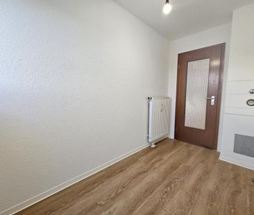 Super schöne 4-Zimmer Wohnung im Grünen mit Balkon komplett renoviert - Photo 4