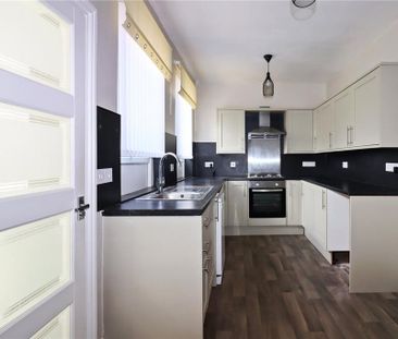 2 bedroom end of terrace house to rent - Photo 4