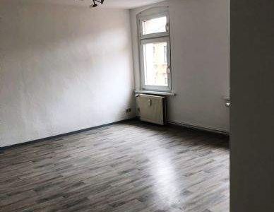 1 Raum Wohnung ab sofort Wilkau-Haßlau zu vermieten Bad mit Dusche neuwertig DG - Foto 1