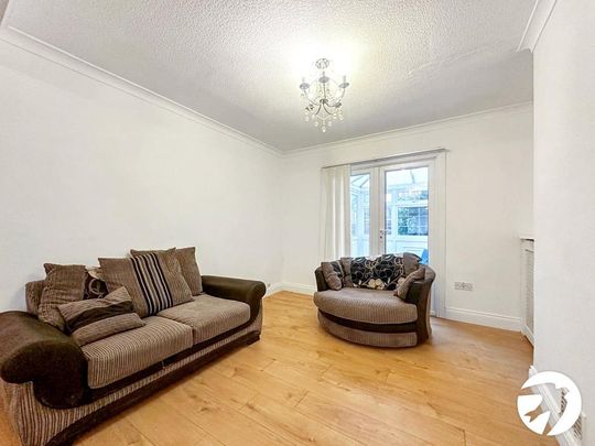 4 bedroom semi-detached house to rent - Photo 1