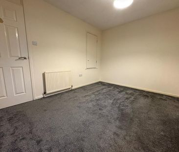 2 bedroom semi-detached house to rent - Photo 4