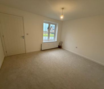 3 bedroom end of terrace house to rent - Photo 4