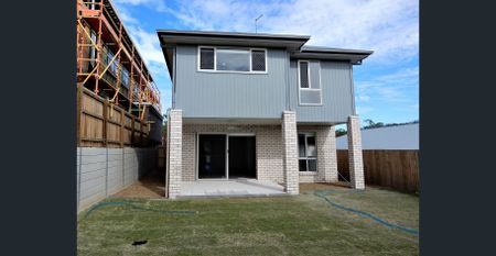 SUPERB FAMILY HOME WITH GOOD SIZE BACK YARD - Photo 4