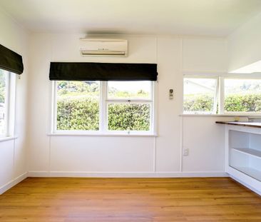 Beautifully Renovated Large Family Home - Photo 6