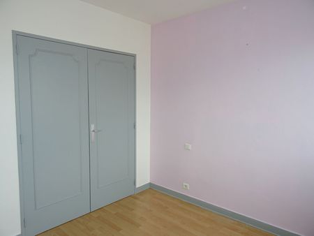 Location Appartement 3 pièces 70m² - Photo 3