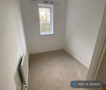 3 bedroom semi-detached house to rent - Photo 5