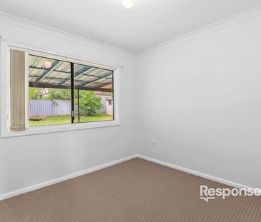 Spacious 5-bedroom home in the heart of PENRITH! - Photo 4