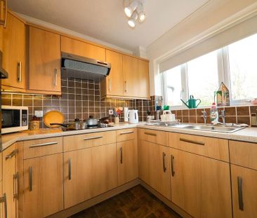 1 bedroom retirement property to rent - Photo 6