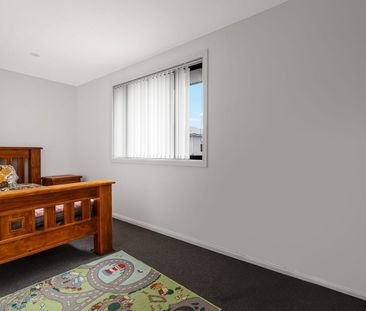 Contemporary Townhouse Living - Photo 3