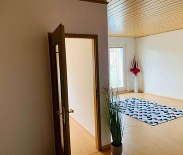 Ihr neues Zuhause: Gepflegte 4-Raum-Wohnung mit Fernblick und Einba... - Foto 1