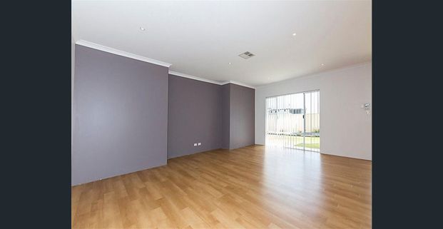 Spacious 4x2 Family Home in Beautiful Dawesville - Photo 1