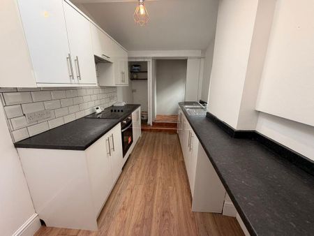 3 bedroom terraced house to rent - Photo 4
