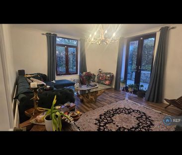 3 bedroom semi-detached house to rent - Photo 3