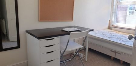 4 Bed - St Nicholas Street â€“ 4 Bed - Photo 4