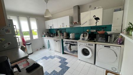 Location Appartement 5 pièces 113m² LANDERNEAU 29800 - Photo 5