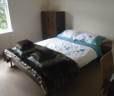 1 bedroom in a house share to rent - Photo 4