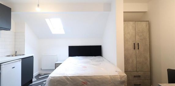 Studio to rent - Photo 2