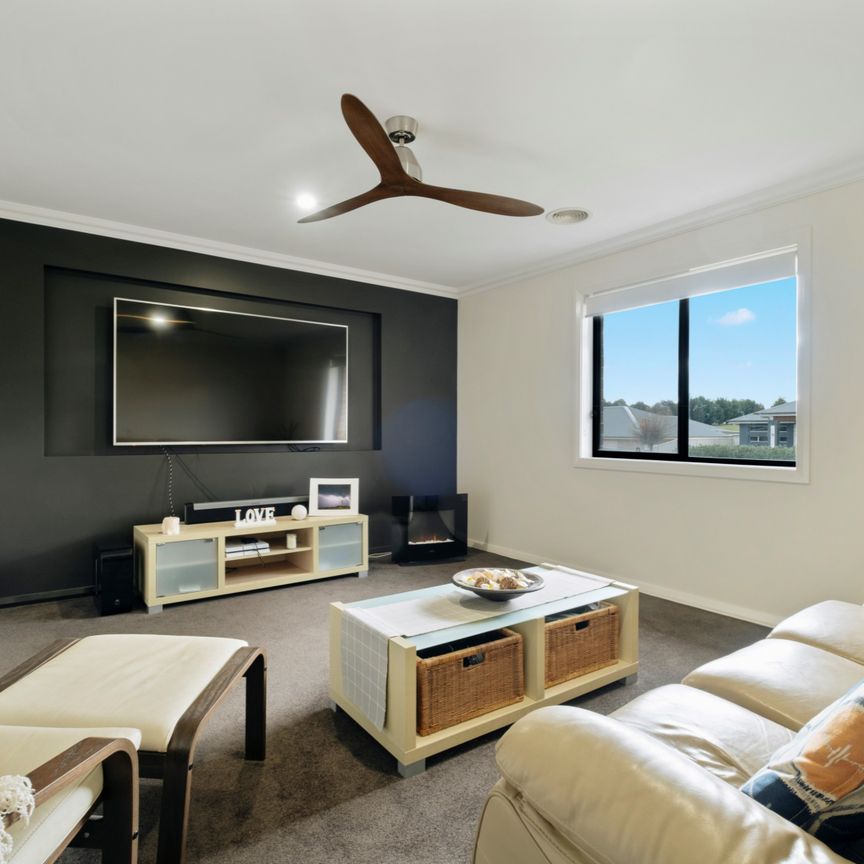15 Colls Close, Yass NSW 2582 - House For Rent | Domain - Photo 1