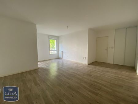 Location Appartement 3 pièces 64m² LES PONTS DE CE 49130 - Photo 2