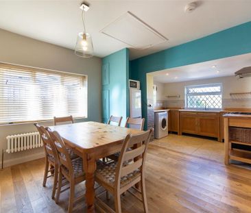 2 bedroom semi-detached bungalow to rent - Photo 6