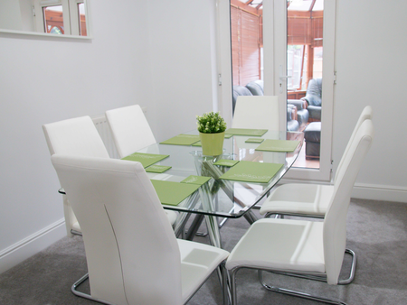 ***EXECUTIVE HOUSE SHARE IN PRIME LOCATION*** - Photo 2
