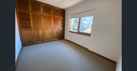 Spacious 3 BR townhouse in quiet Eastern Suburb location within Marryatville High School Catchment and overlooking Tusmore Park - Photo 5