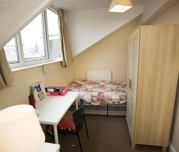 4 bedroom terraced house to rent - Photo 5