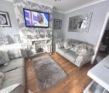 15 Iveagh Crescent, Belfast, BT12 6AW - Photo 2