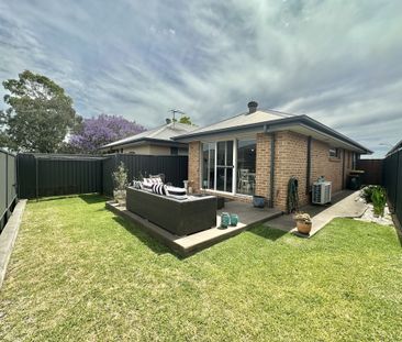 Modern and Low Maintenance living in Peaceful Elderslie - Photo 6