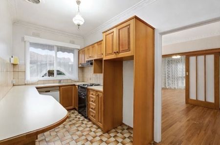 1 Great Britain Street, Herne Hill - Photo 2