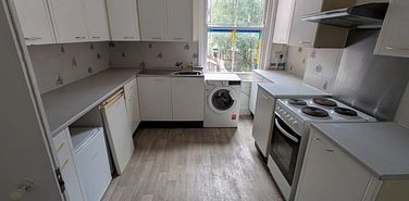 Radnor Park Crescent, Folkestone, CT19 5AS, Kent - Photo 2