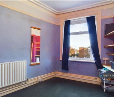 2 bedroom end of terrace house to rent - Photo 1