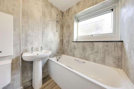 Yew Tree Grove, Rawtenstall, Rossendale, BB4 - Photo 4