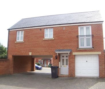 2 bedroom coach house to rent - Photo 3