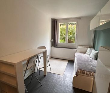 Location Appartement 1 pièce 15m² VERSAILLES 78000 - Photo 2