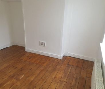 4 bedroom terraced house to rent - Photo 2