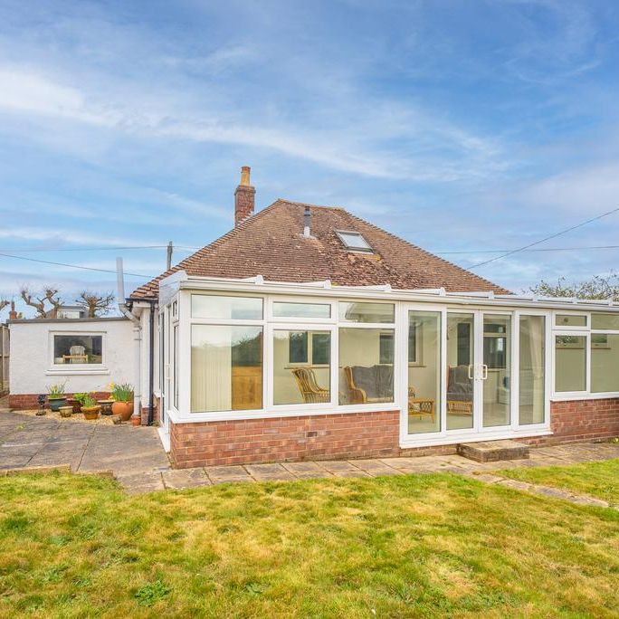2 bedroom detached bungalow to rent - Photo 1