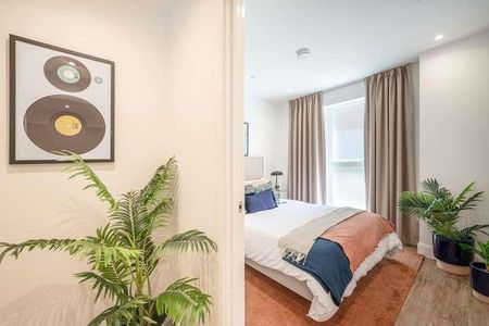 Uncle Colindale, Colindale, NW9 - Photo 4