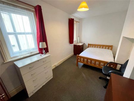 6 bedroom detached house to rent - Photo 5