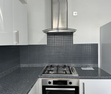 2 Bedroom Flat - Photo 4